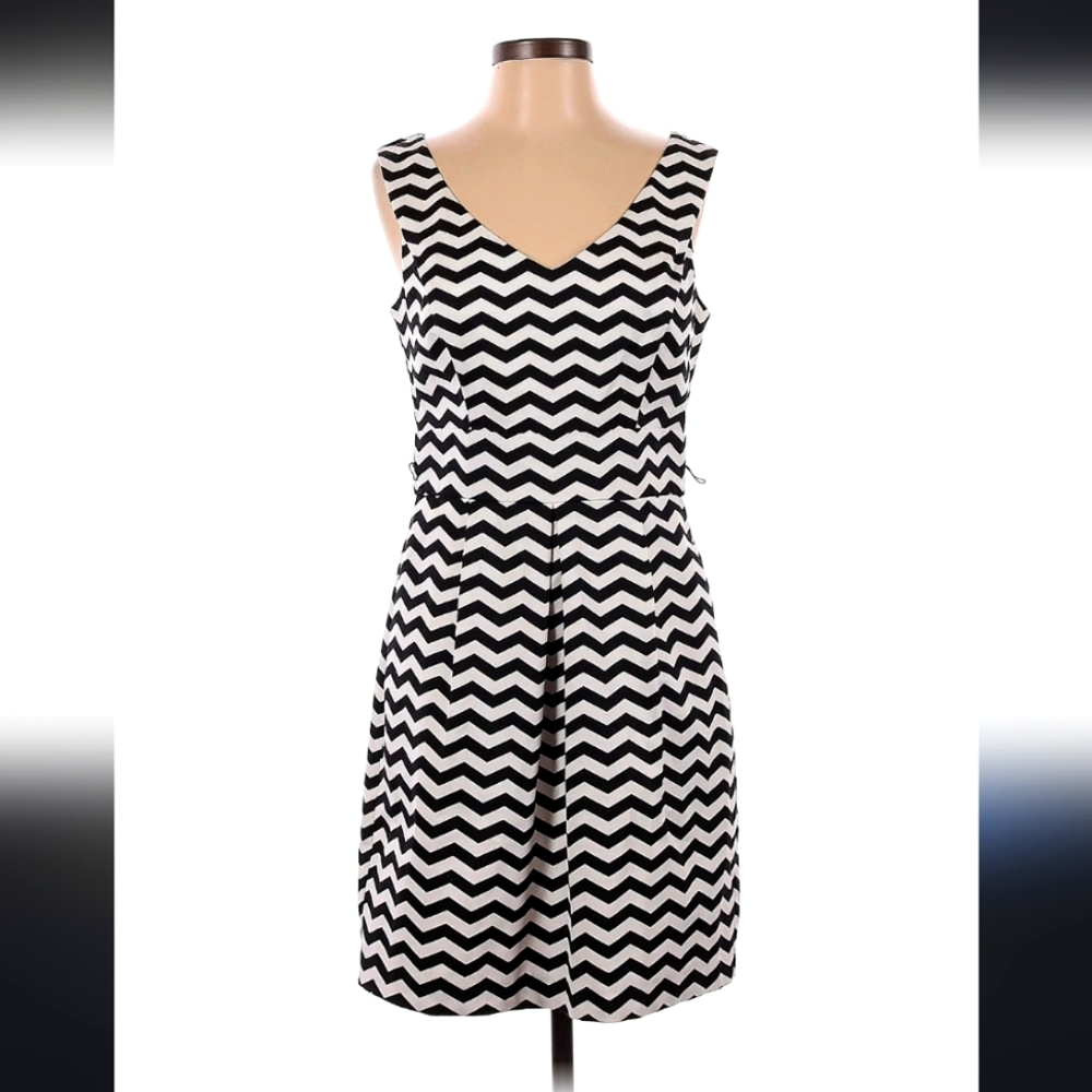 White House Black Market black striped dress size 4